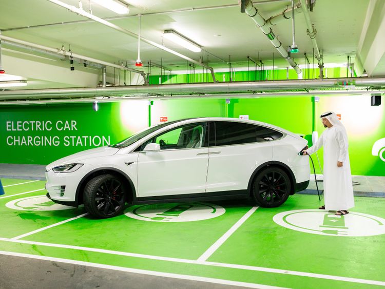 В ОАЭ увеличат количество электромобилей до 50 %